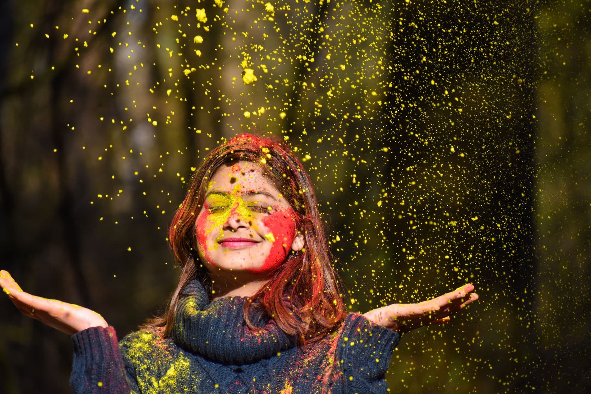 eSIM in Holi 1