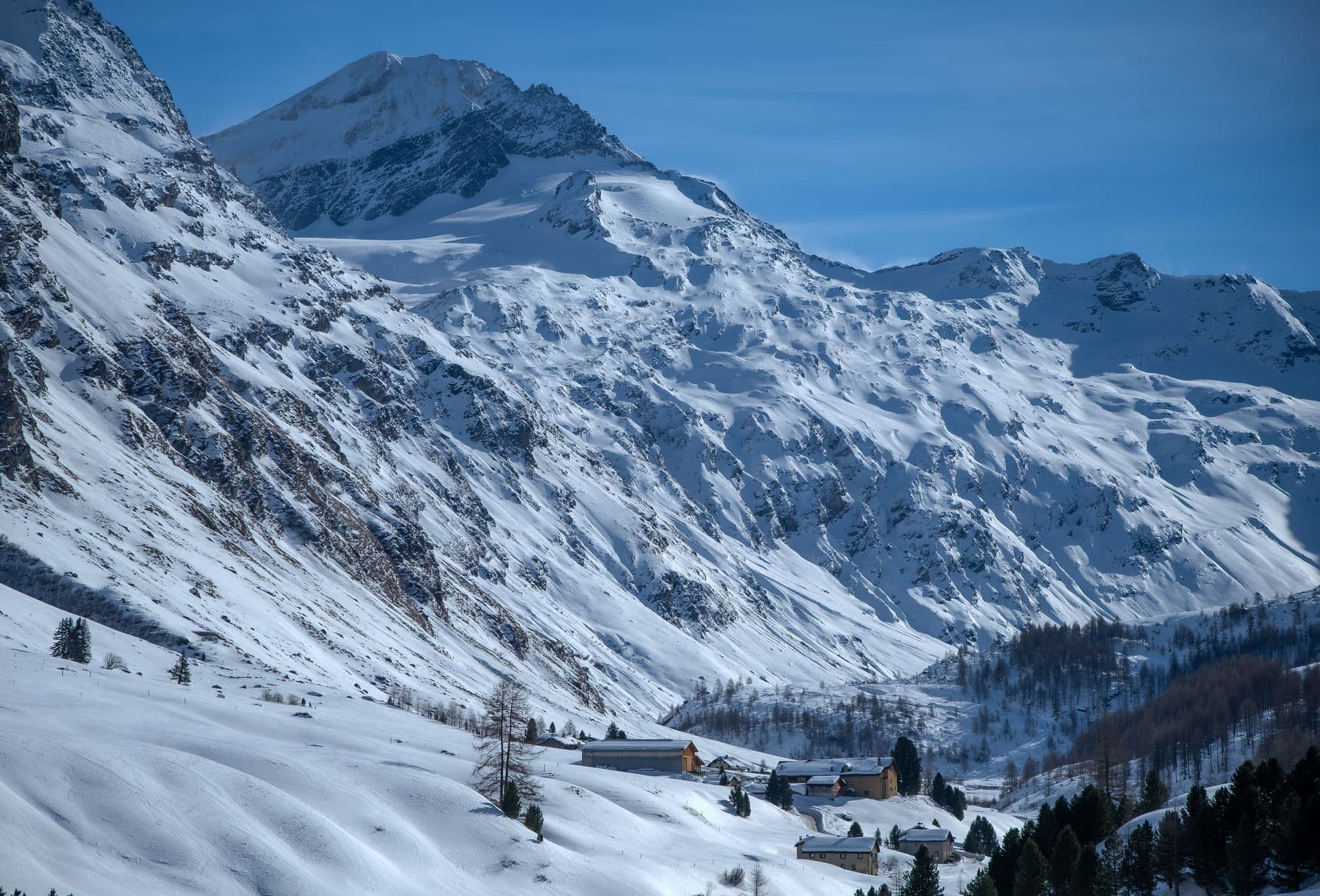 eSIM in Engadin Valley 1