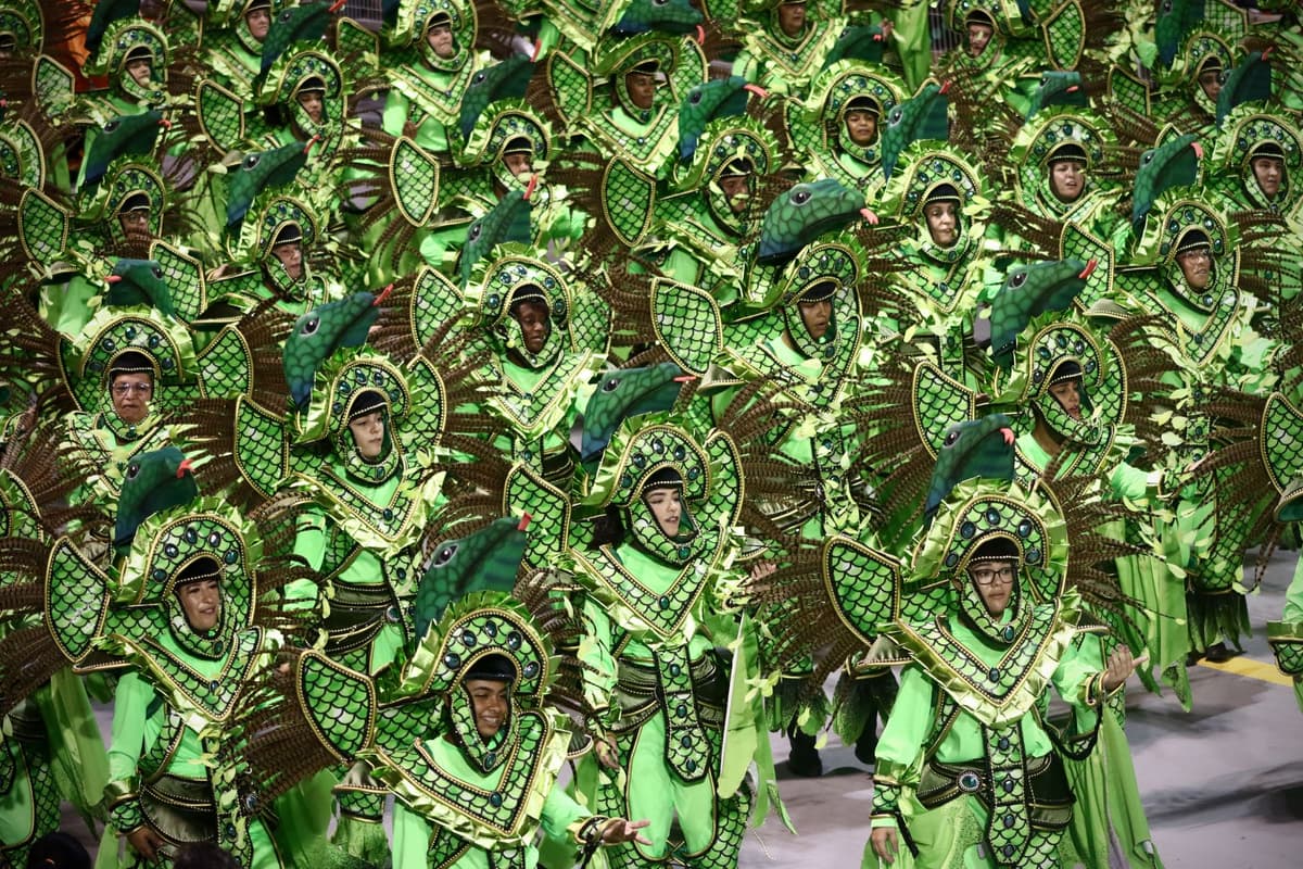 eSIM in Rio Carnival 1