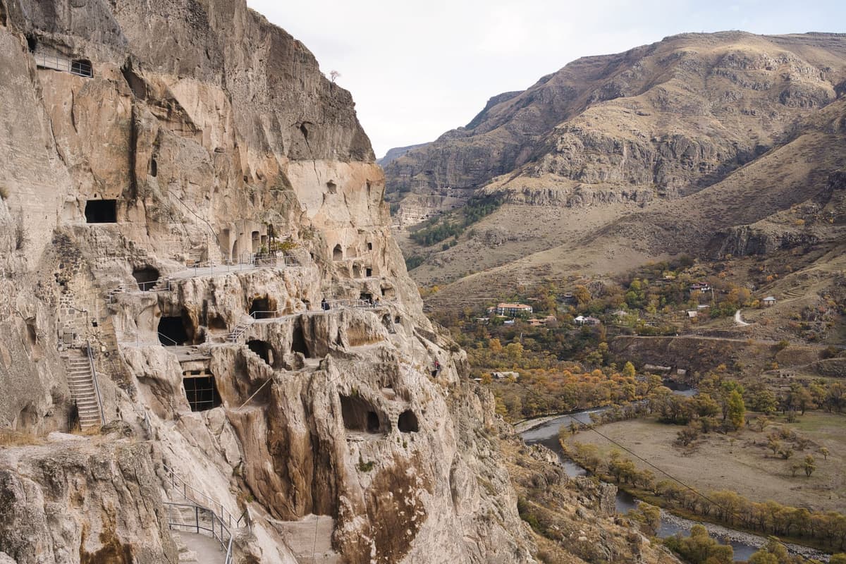 eSIM in Vardzia 2