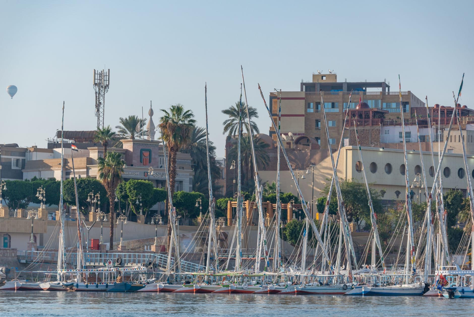 eSIM in Luxor 1