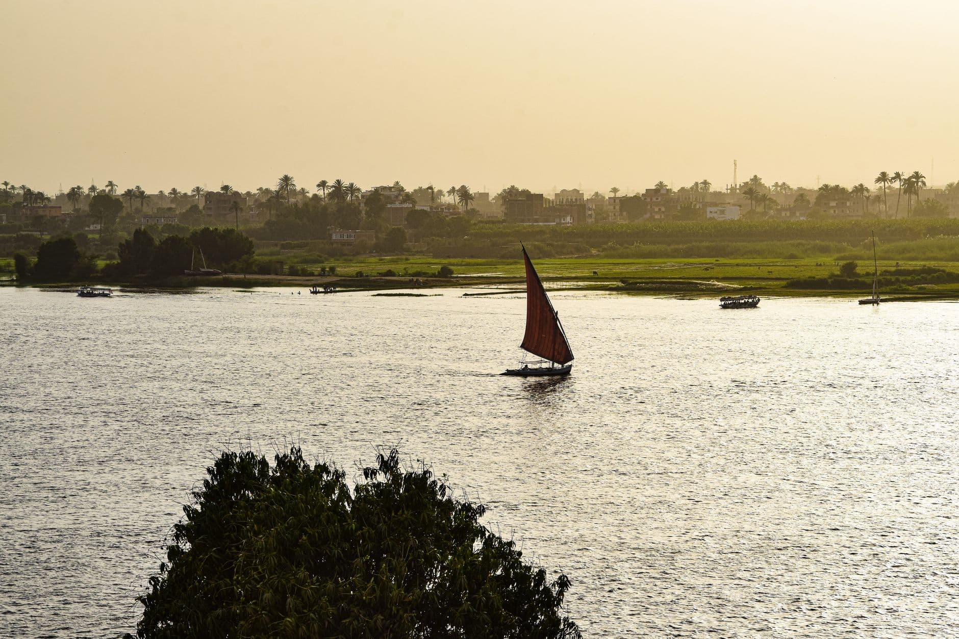 eSIM in Luxor 2
