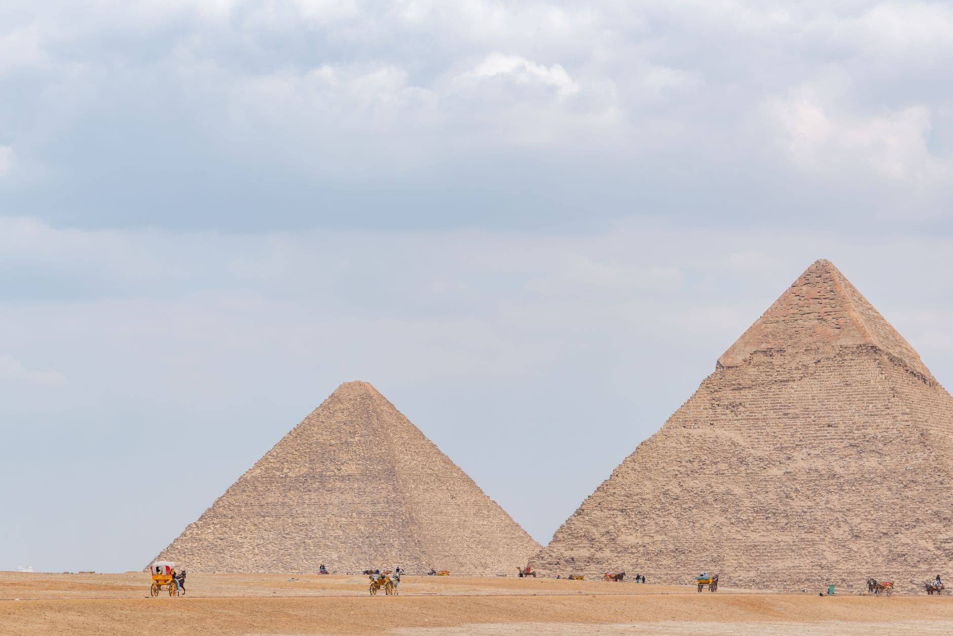 eSIM in Pyramids of Giza 1