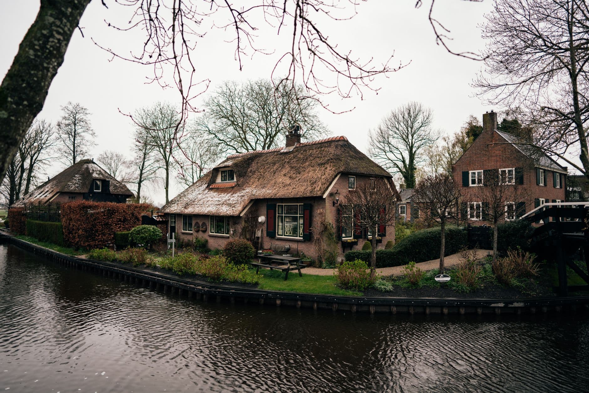 eSIM in Giethoorn Village 1