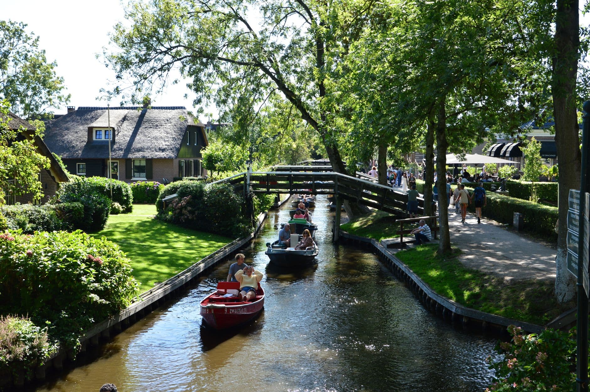 eSIM in Giethoorn Village 2