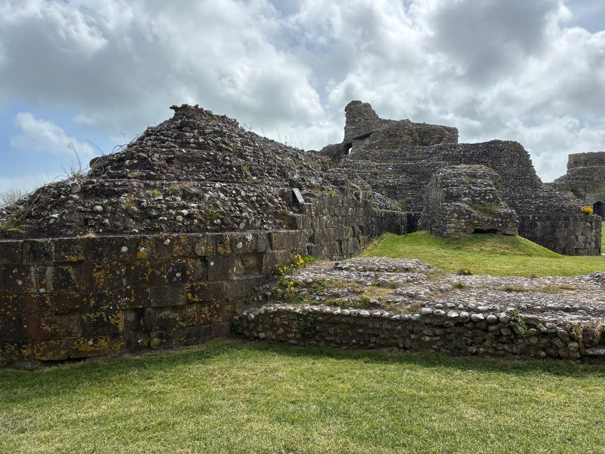 eSIM in Great Zimbabwe Ruins 2