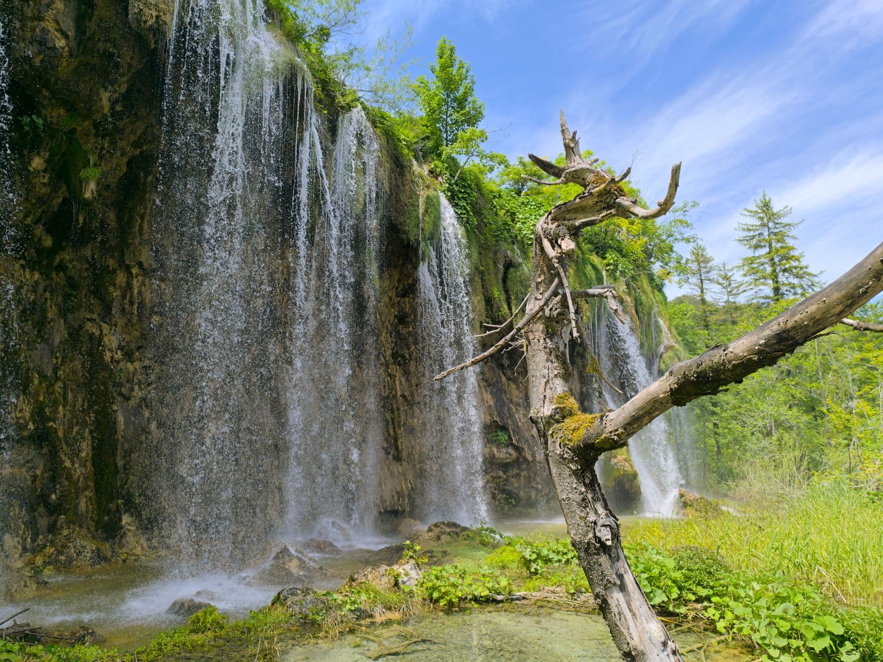 eSIM in Kravice Waterfalls 2