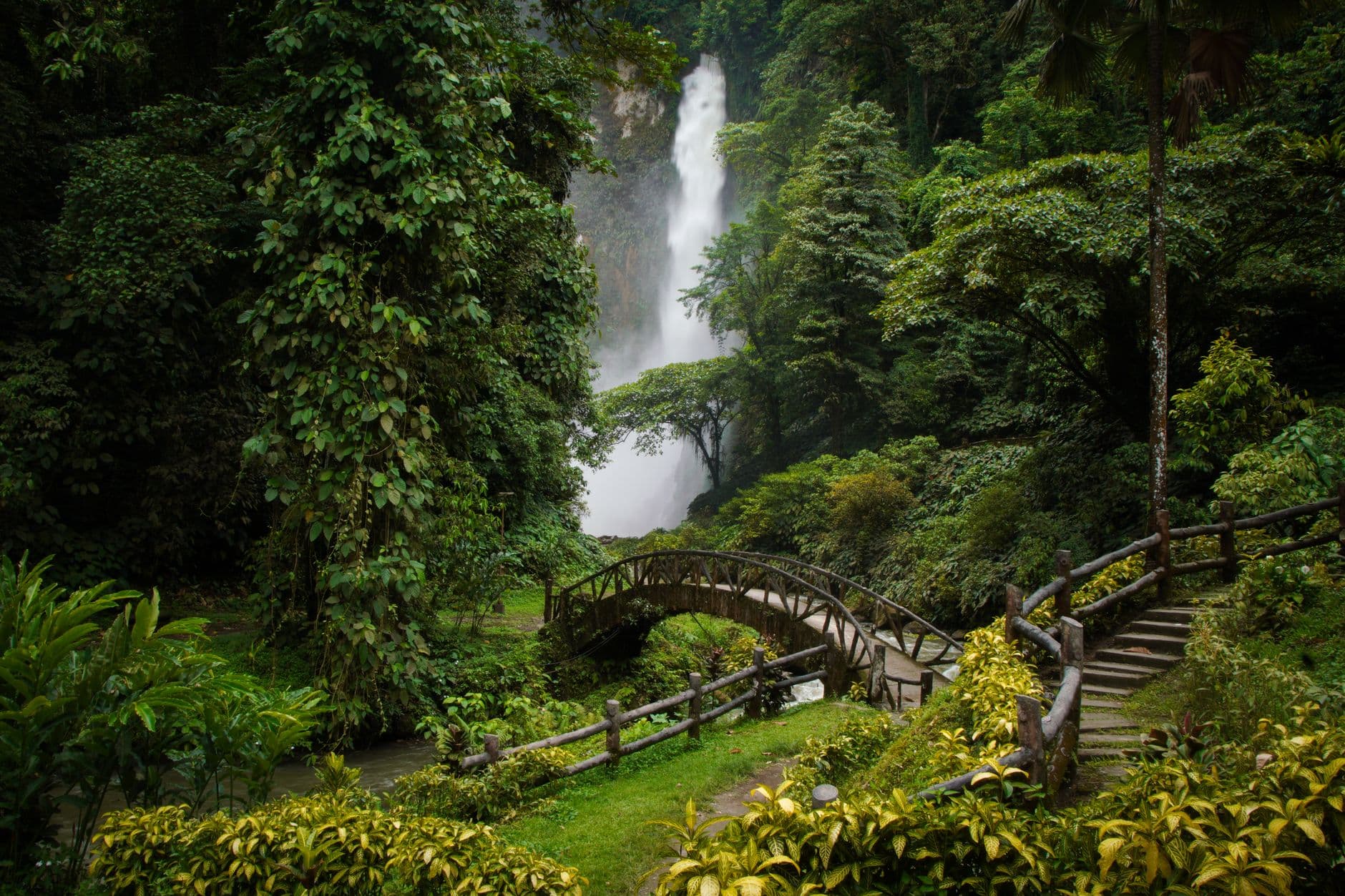 eSIM in Wli Waterfalls 1