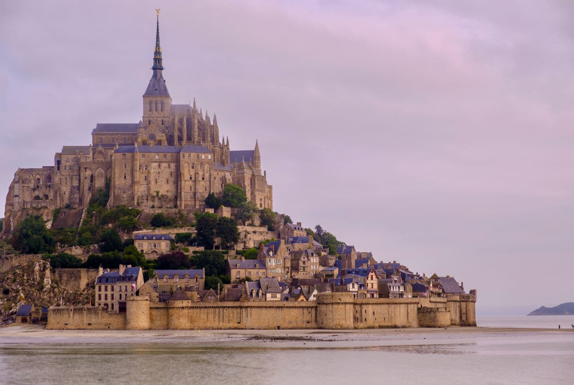 eSIM in Mont Saint Michel 1