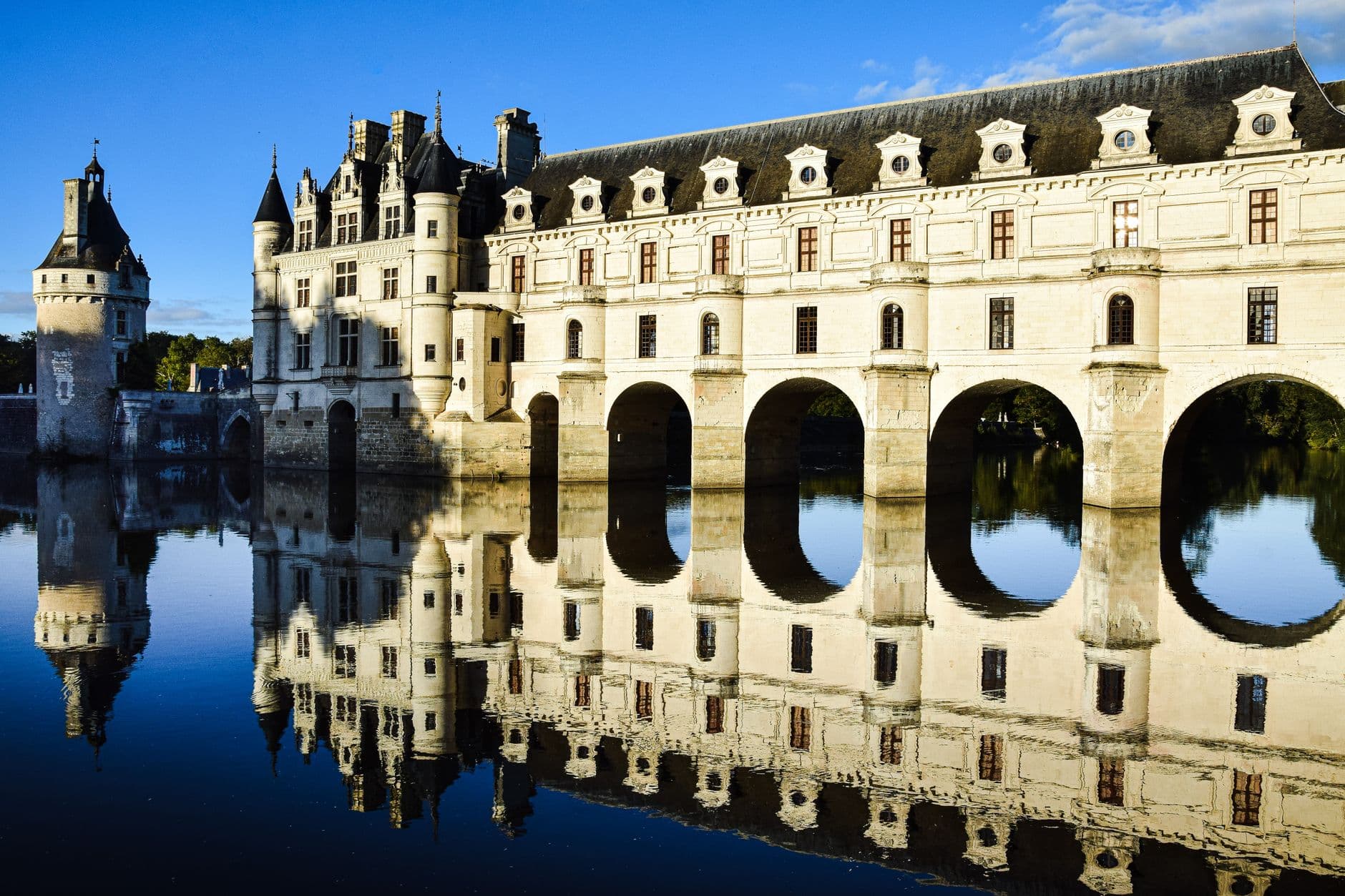 eSIM in Loire Valley 2