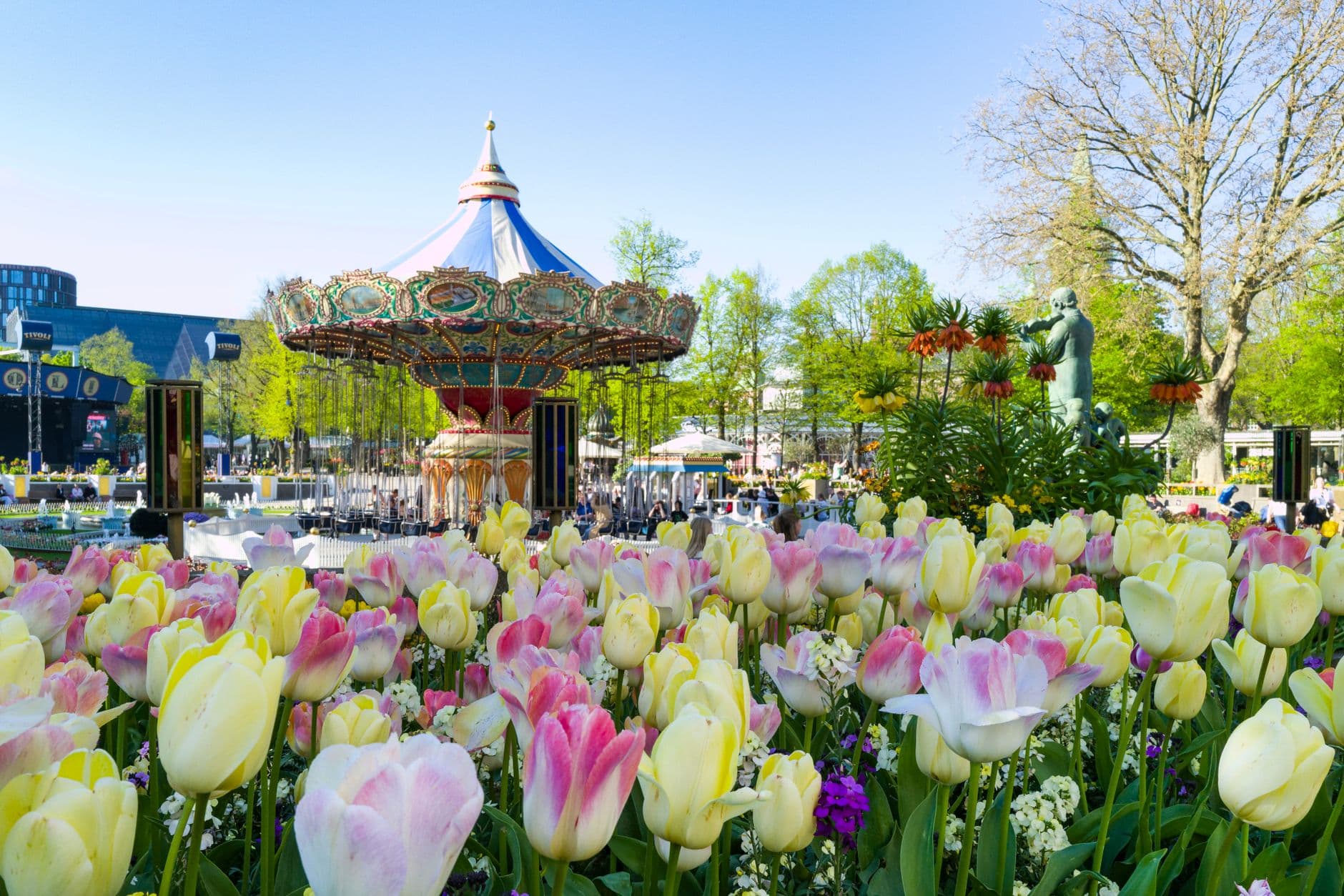 eSIM in Tivoli Gardens 1
