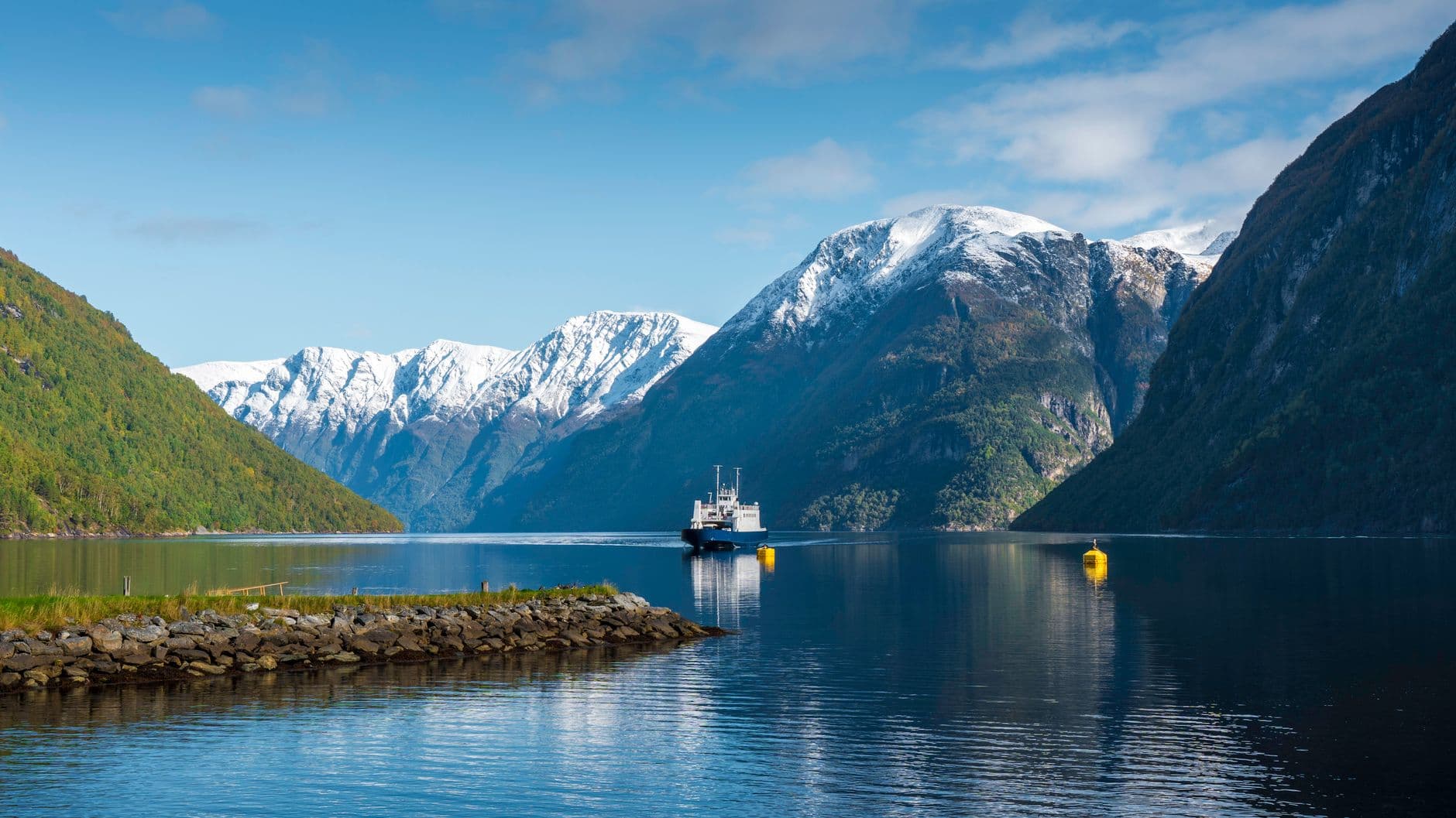 eSIM in Norwegian Fjords 2