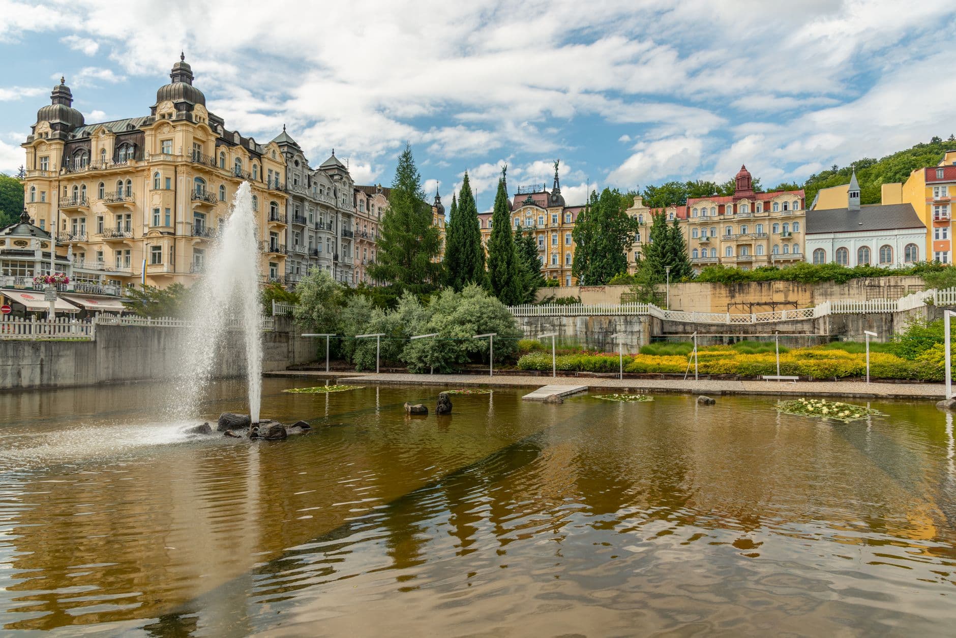 eSIM in Karlovy Vary 2