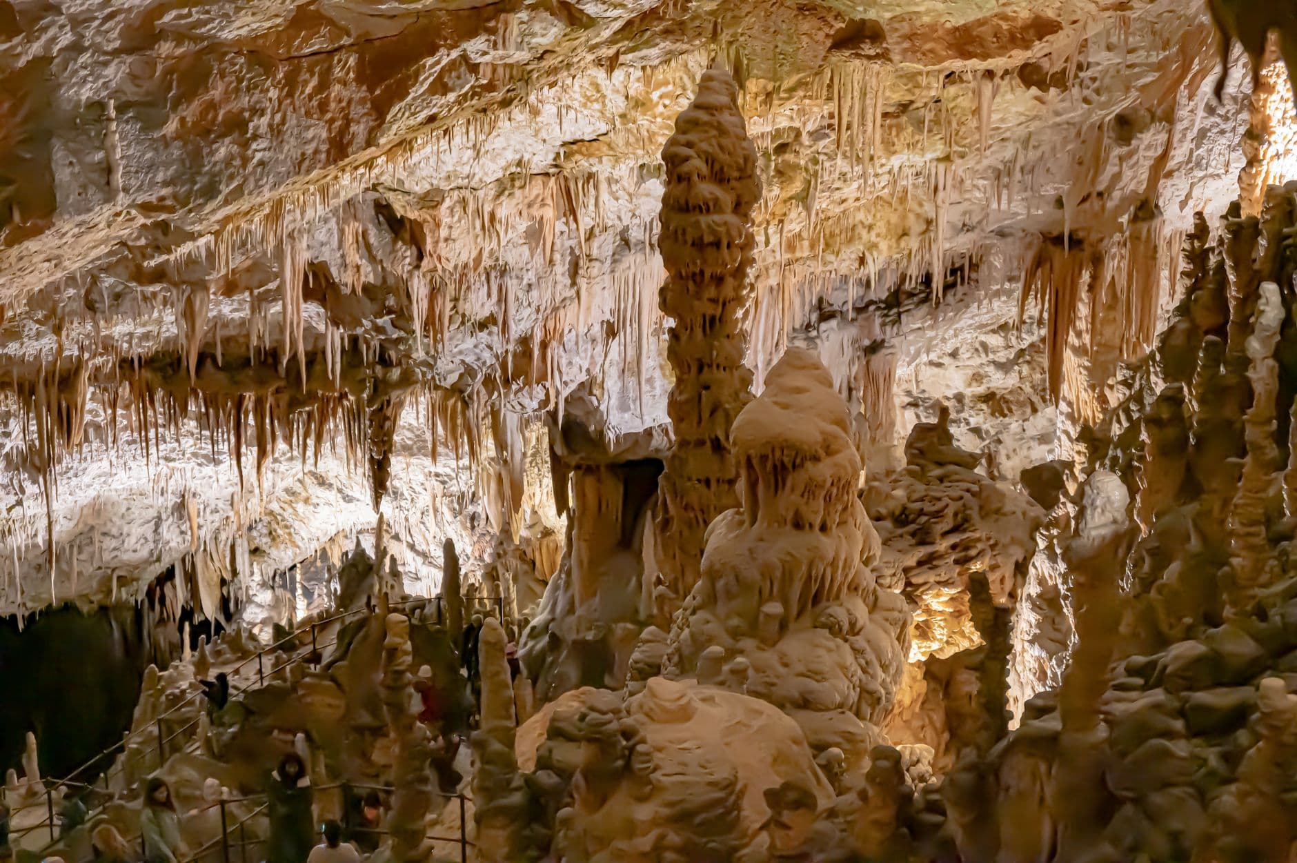 eSIM in Postojna Cave 1