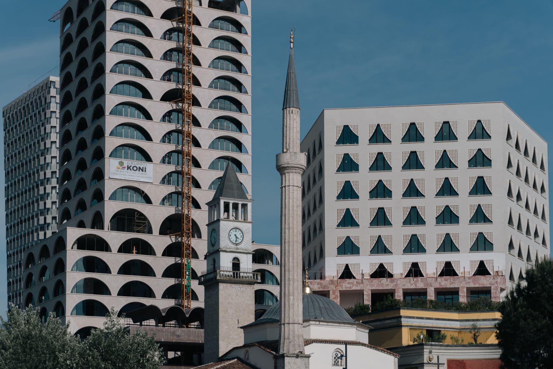 eSIM in Tirana 1