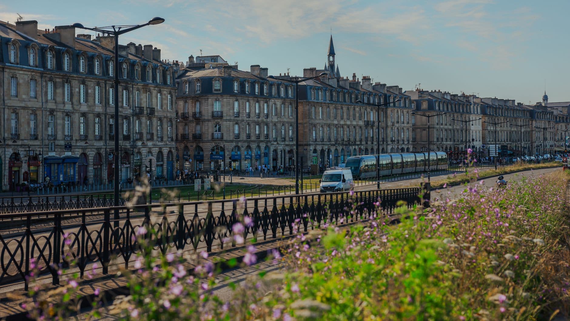 eSIM in Bordeaux 2