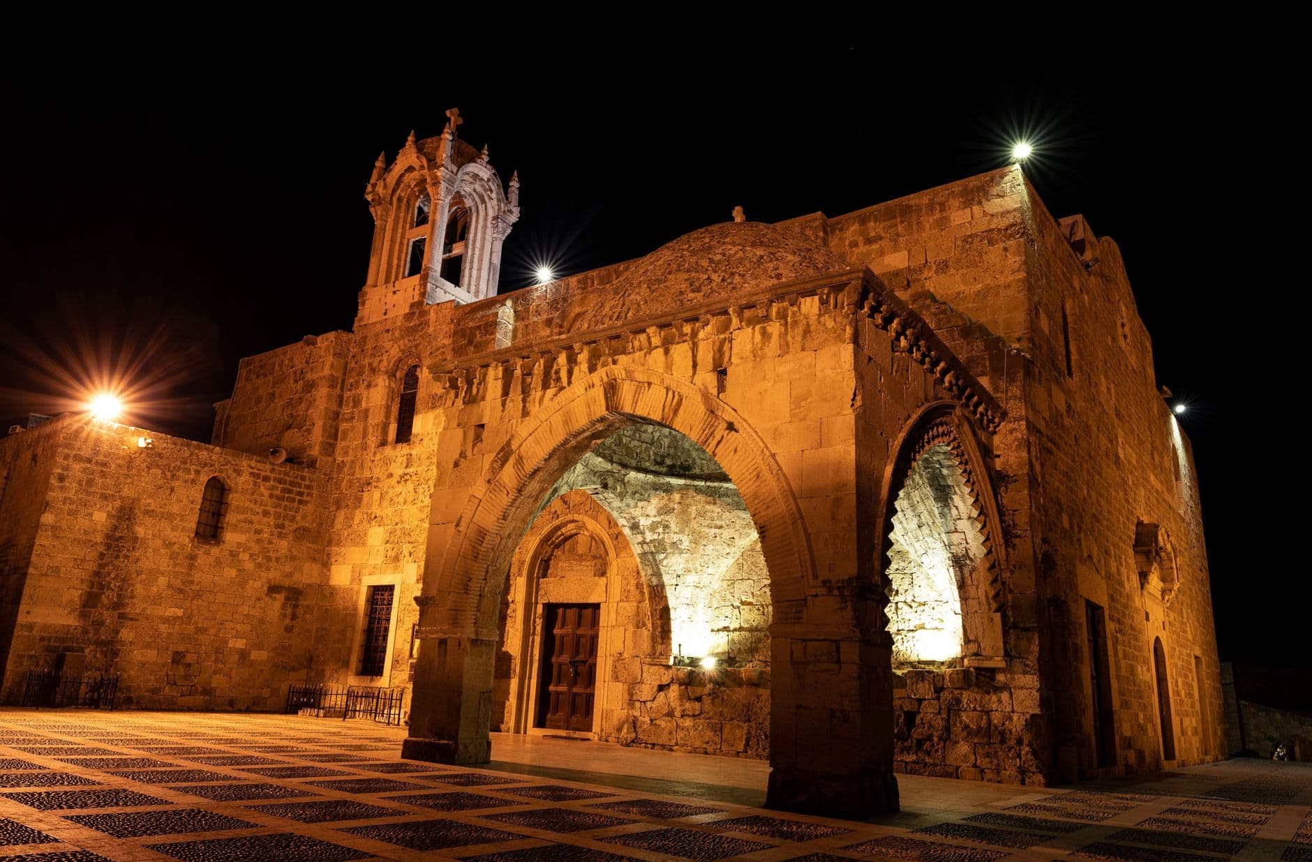 eSIM in Byblos 2