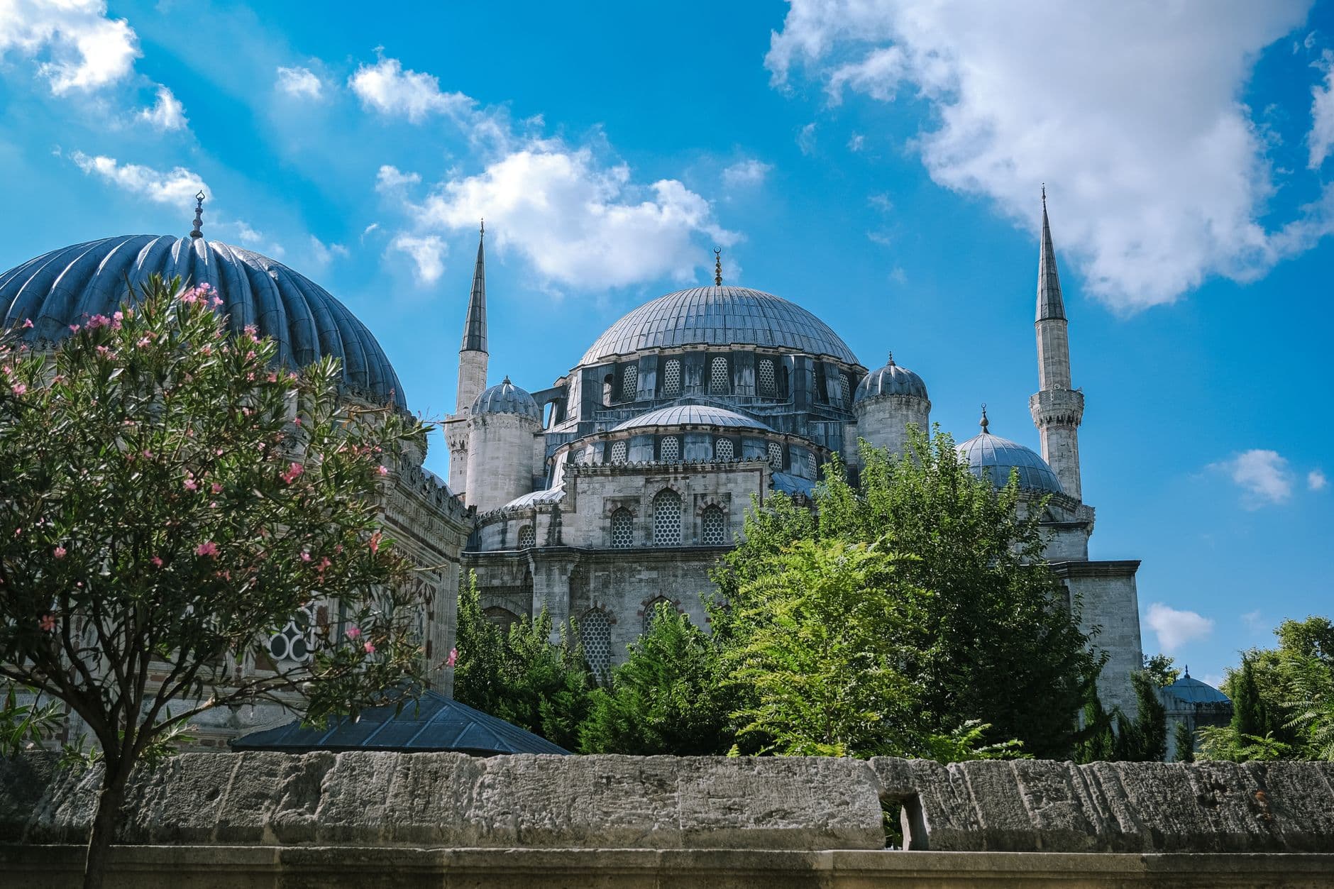 eSIM in Blue Mosque 1