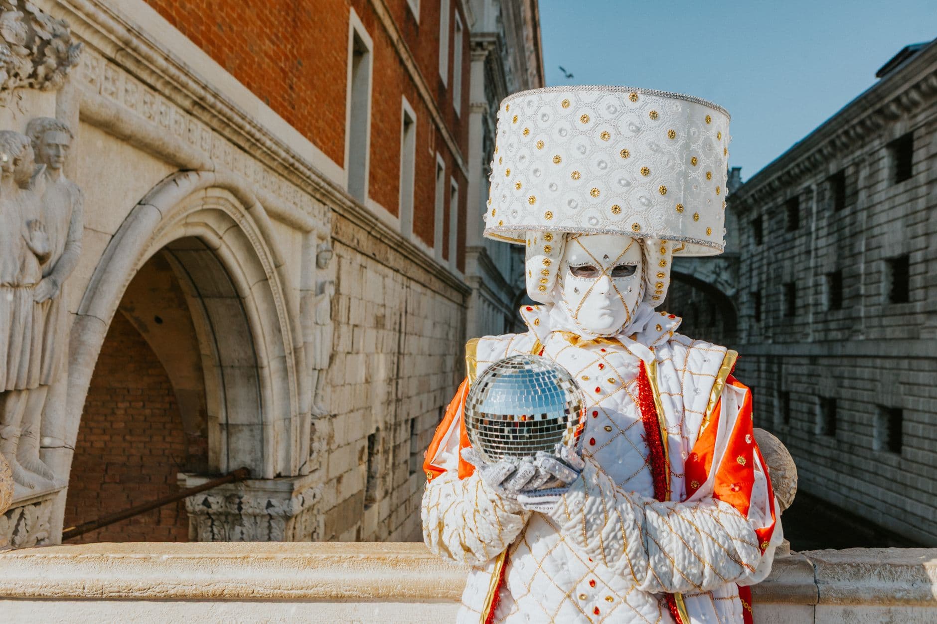 eSIM in Venice Carnival 1