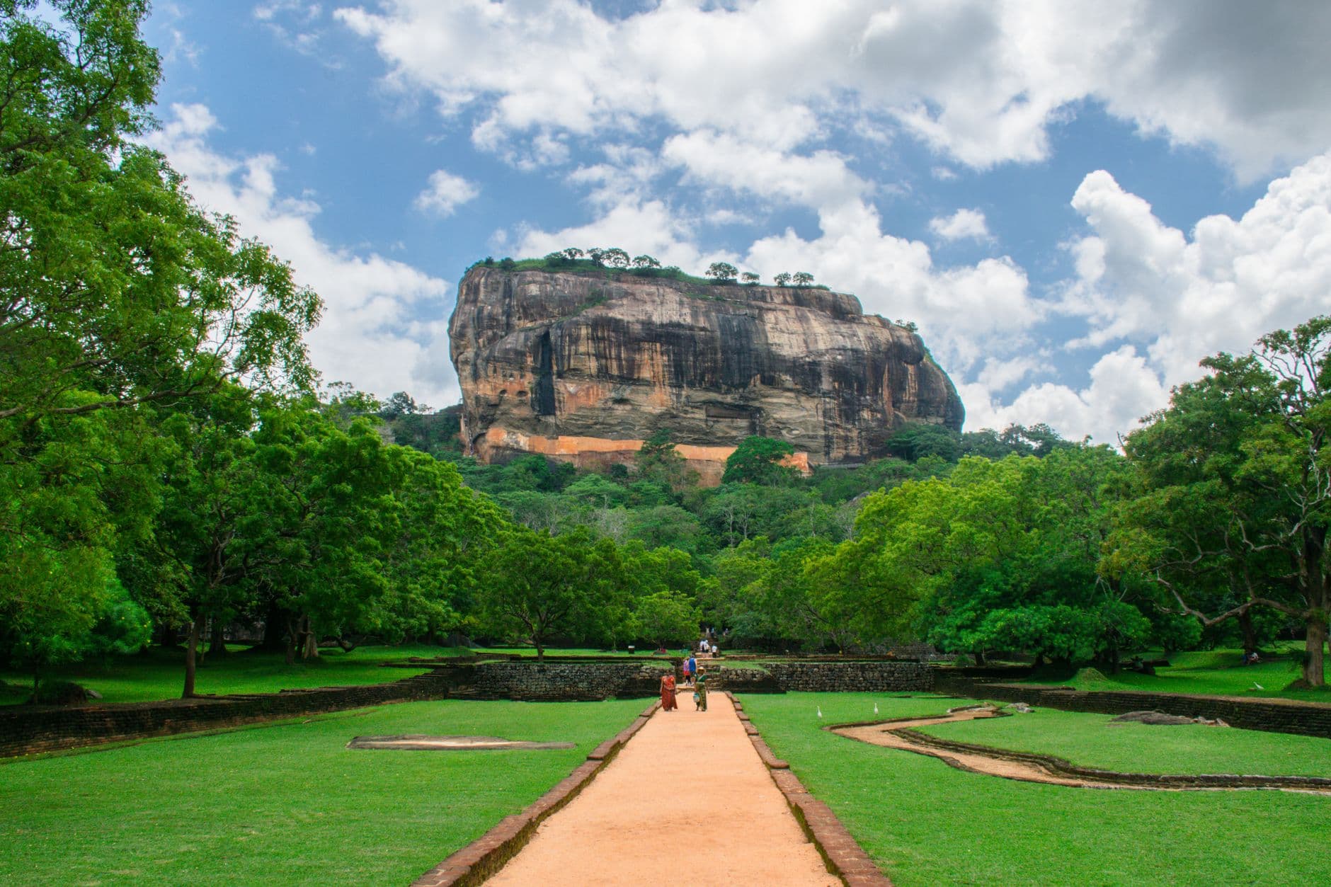eSIM in Sigiriya 2