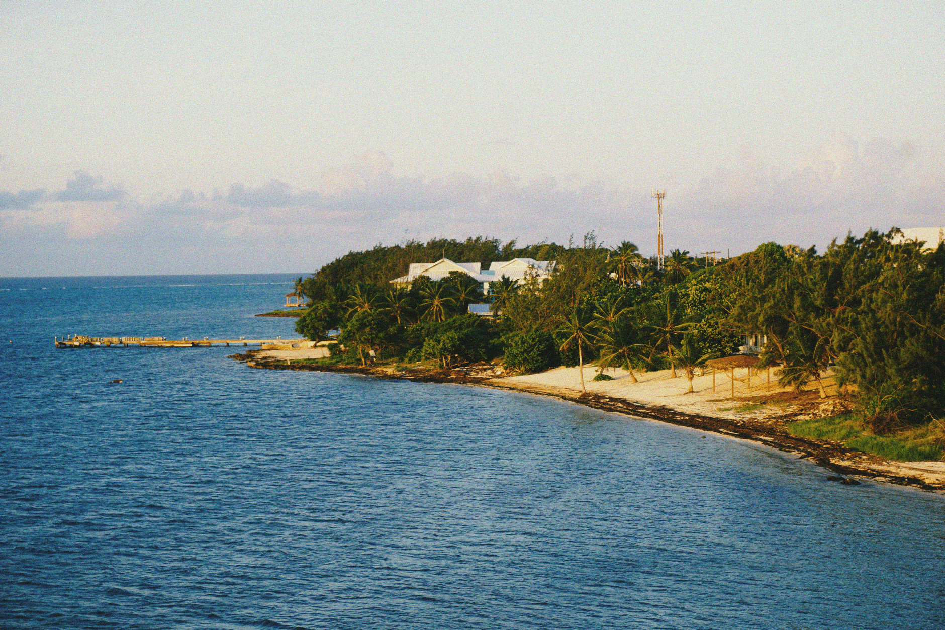 eSIM in Seven Mile Beach Cayman 2