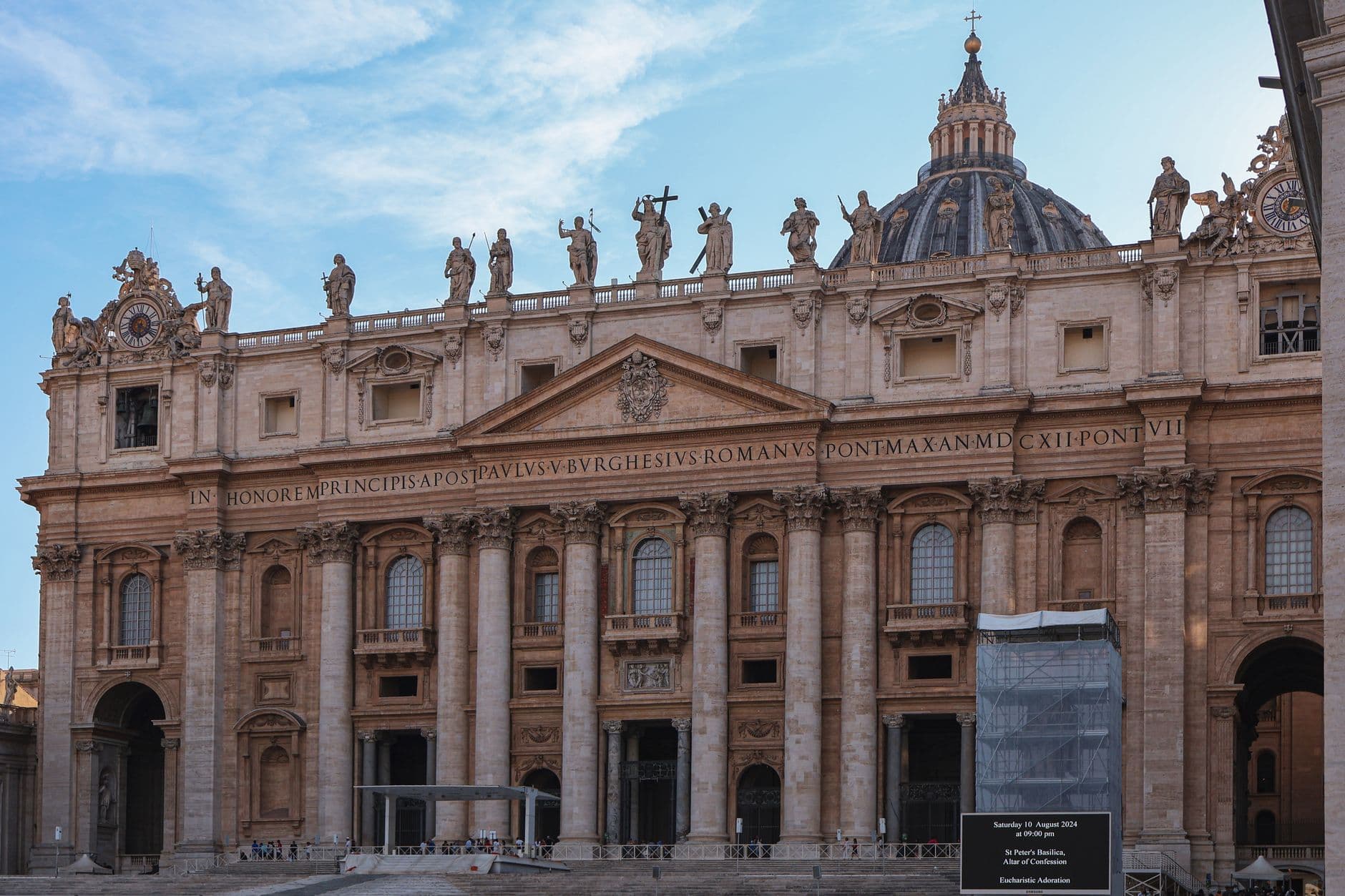eSIM in St Peters Basilica 1