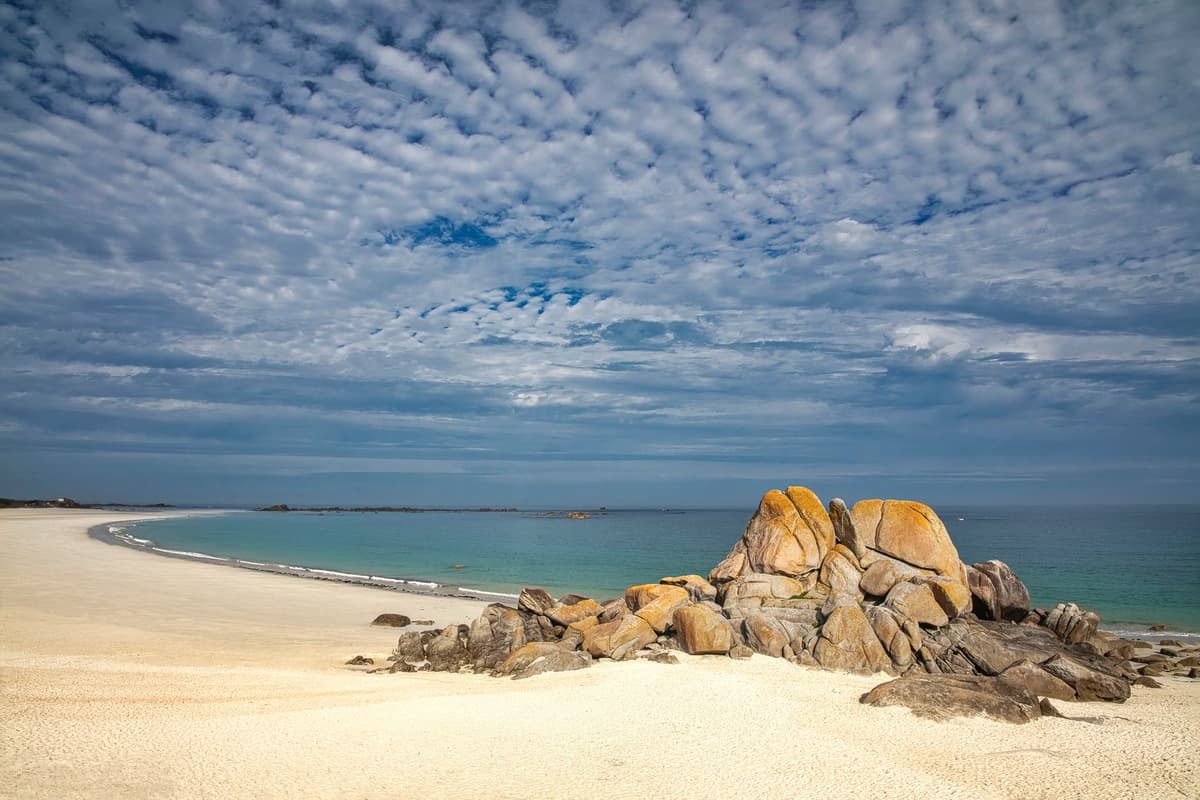 eSIM in Brittany 1