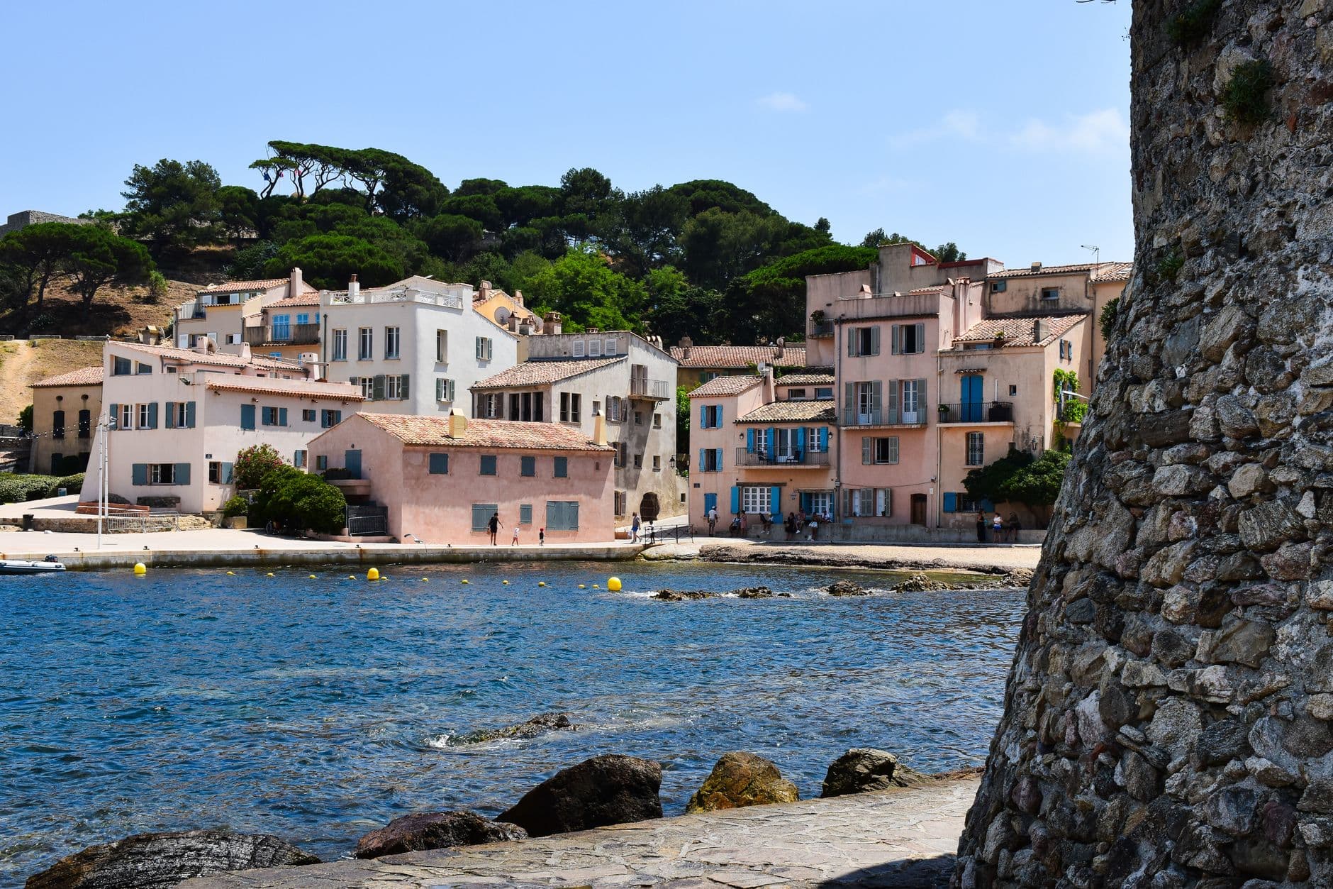 eSIM in Saint-Tropez 2