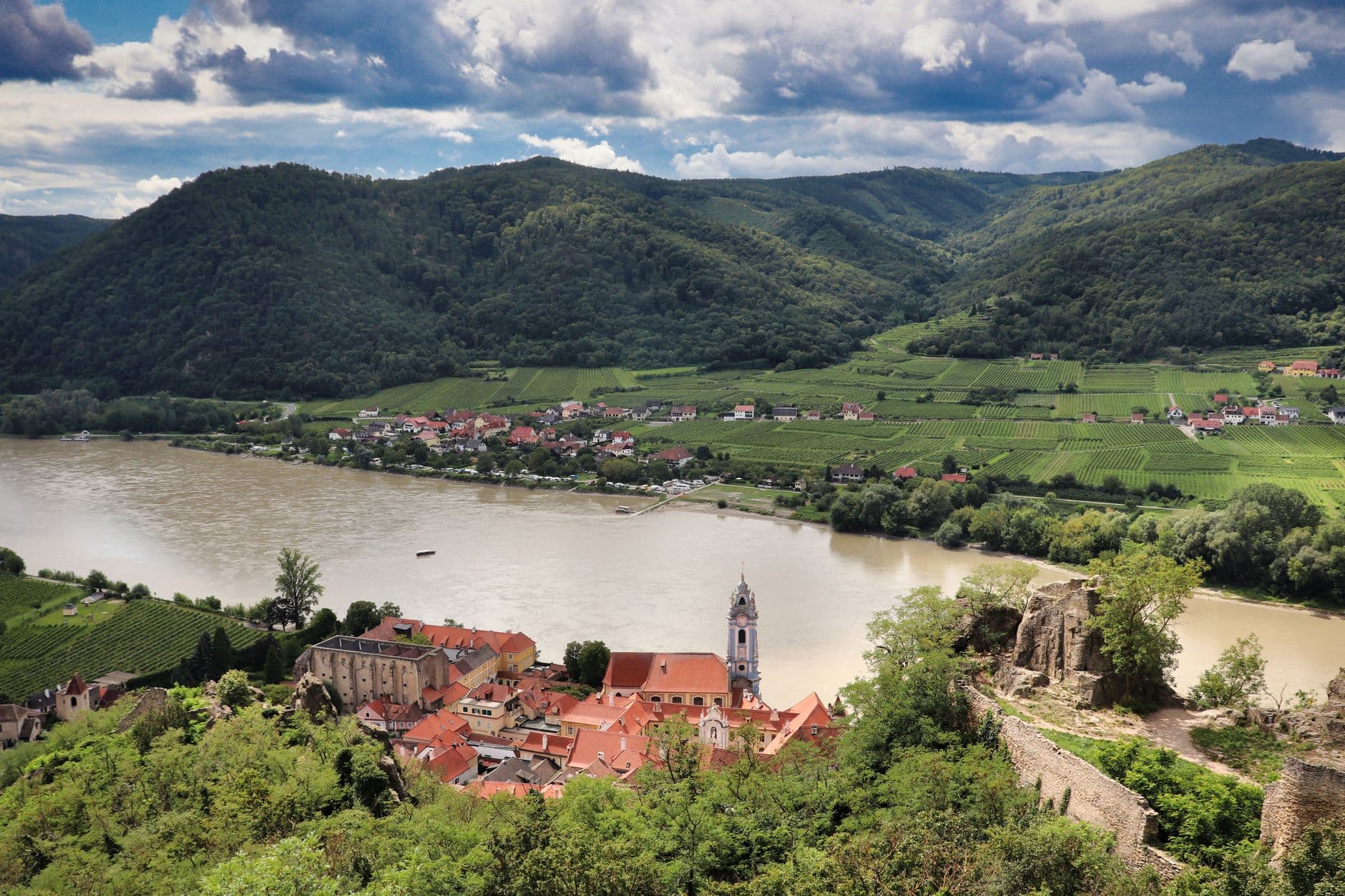 eSIM in Danube Bend 2