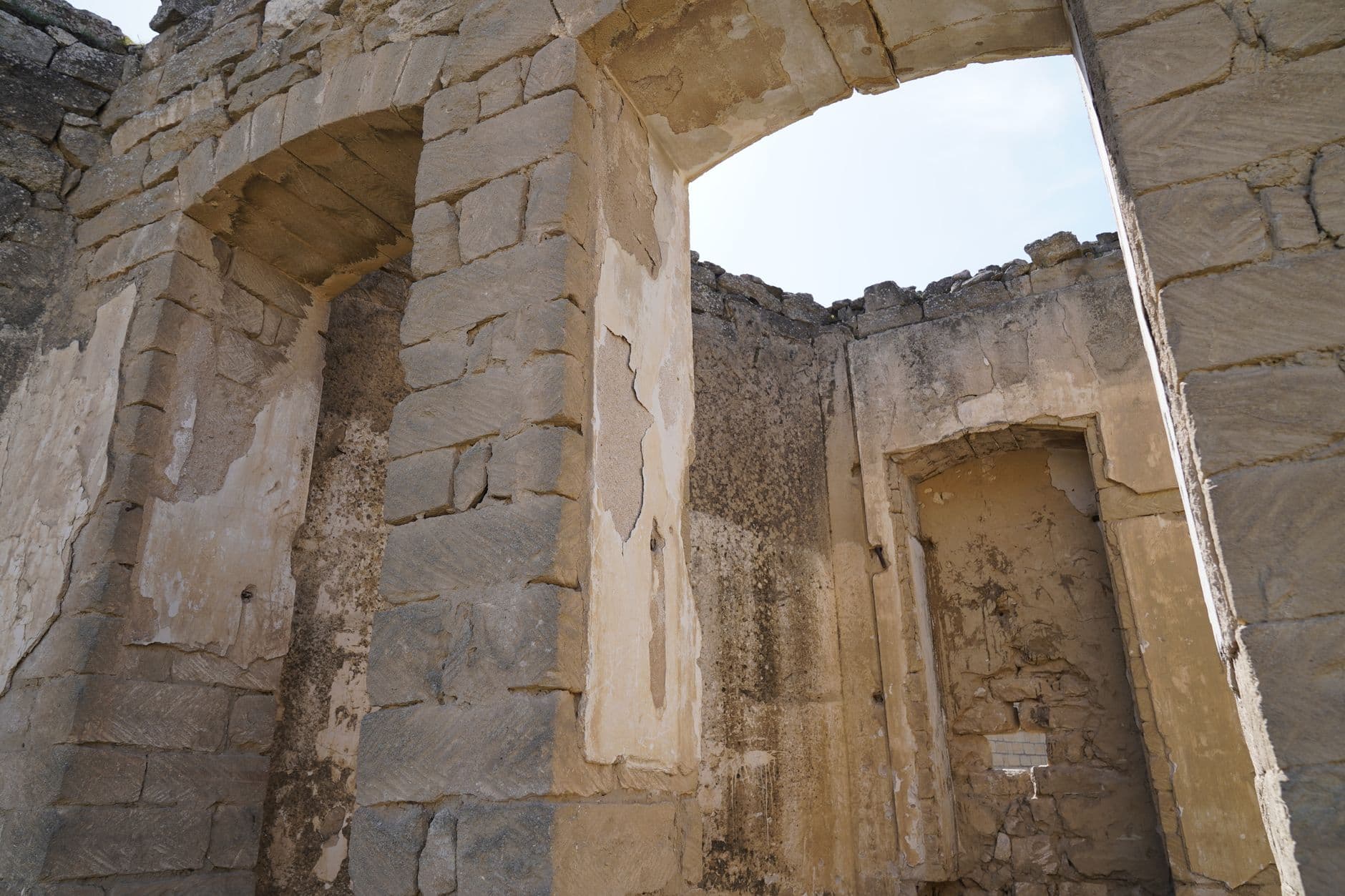 eSIM in Great Zimbabwe Ruins 1