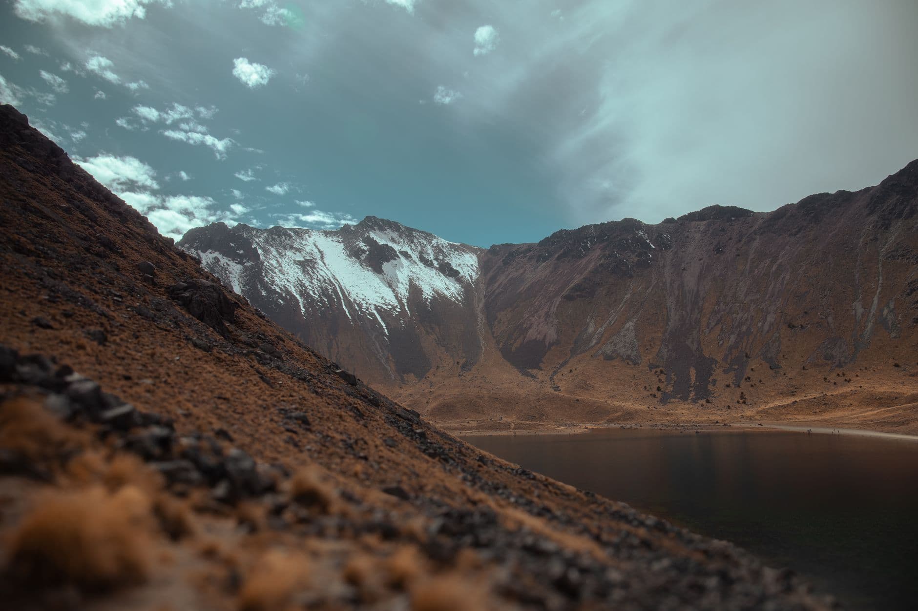 eSIM in Quilotoa Crater Lake 2