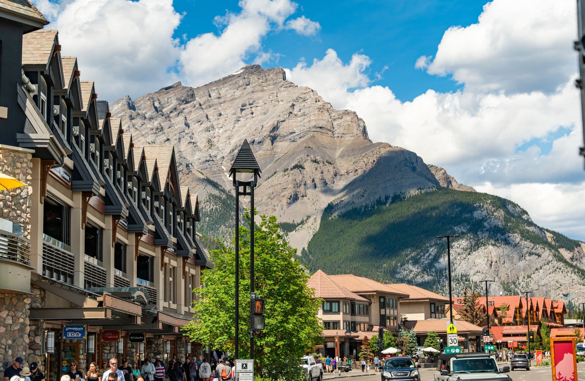 eSIM in Banff 2