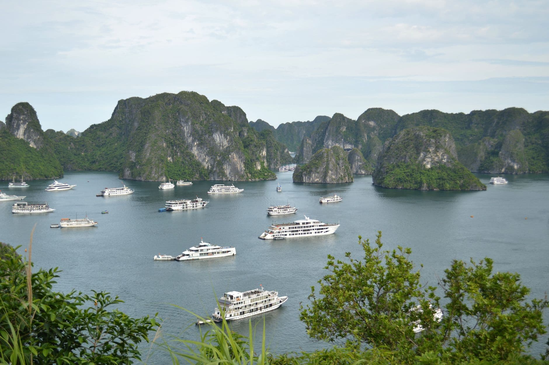 eSIM in Ha Long Bay 1