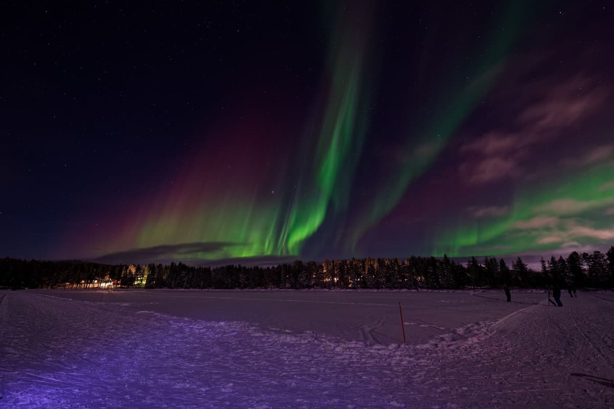 eSIM in Northern Lights Finland 2