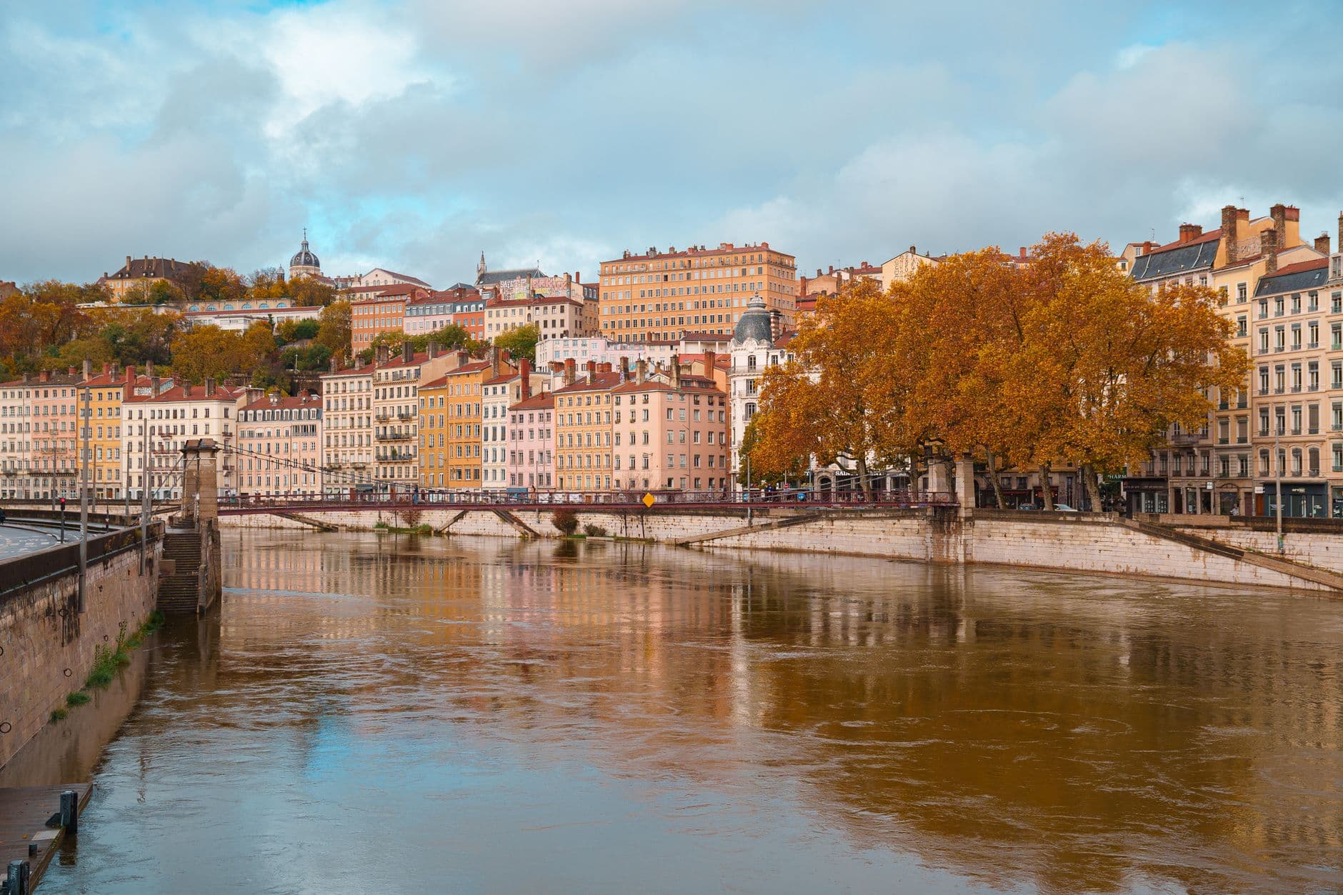 eSIM in Lyon 1
