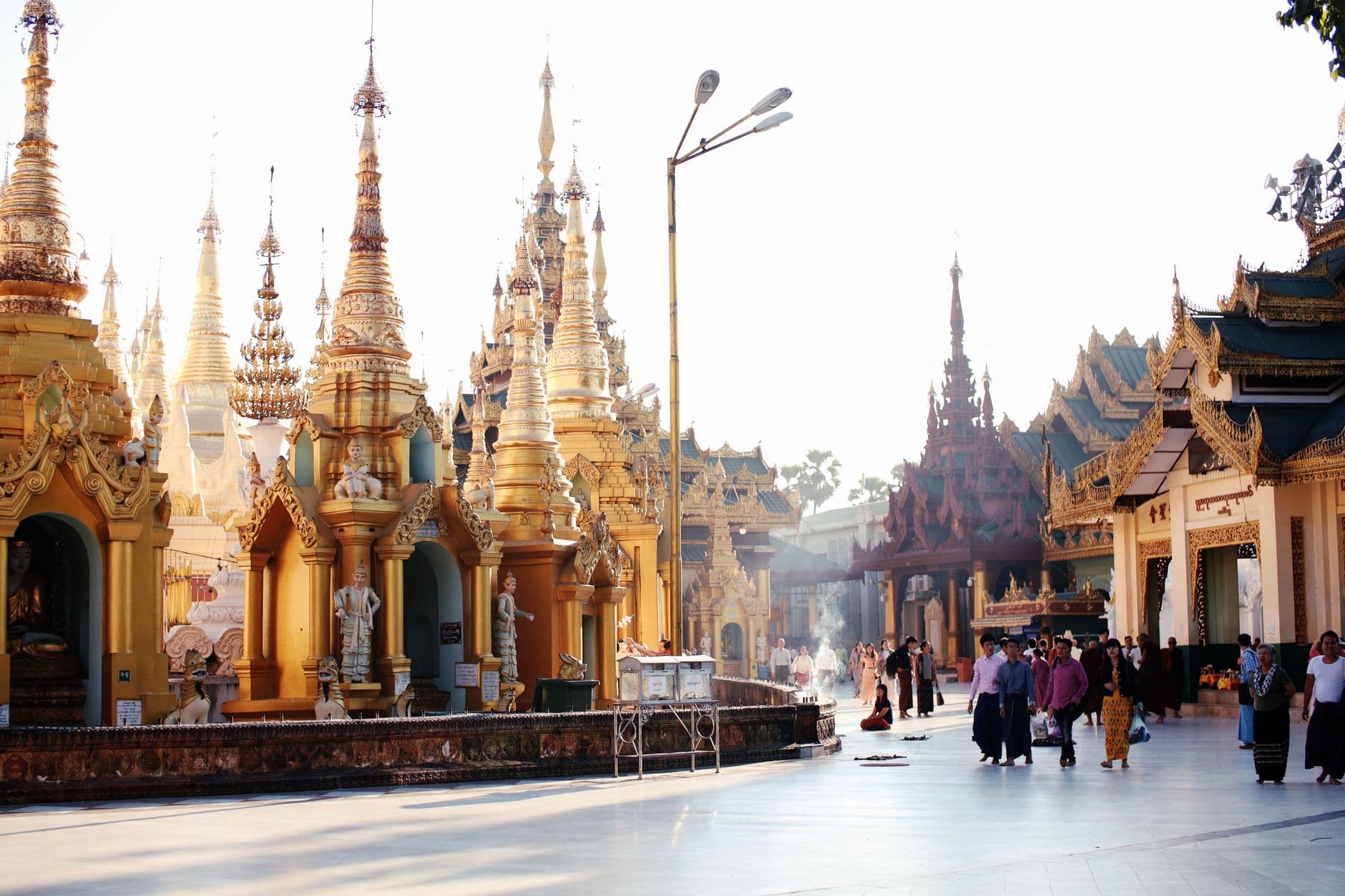 eSIM in Shwedagon Pagoda 2