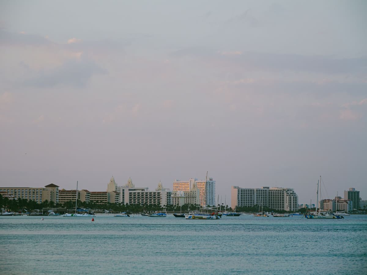 eSIM in Oranjestad 1