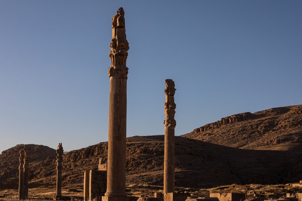 eSIM in Persepolis 1